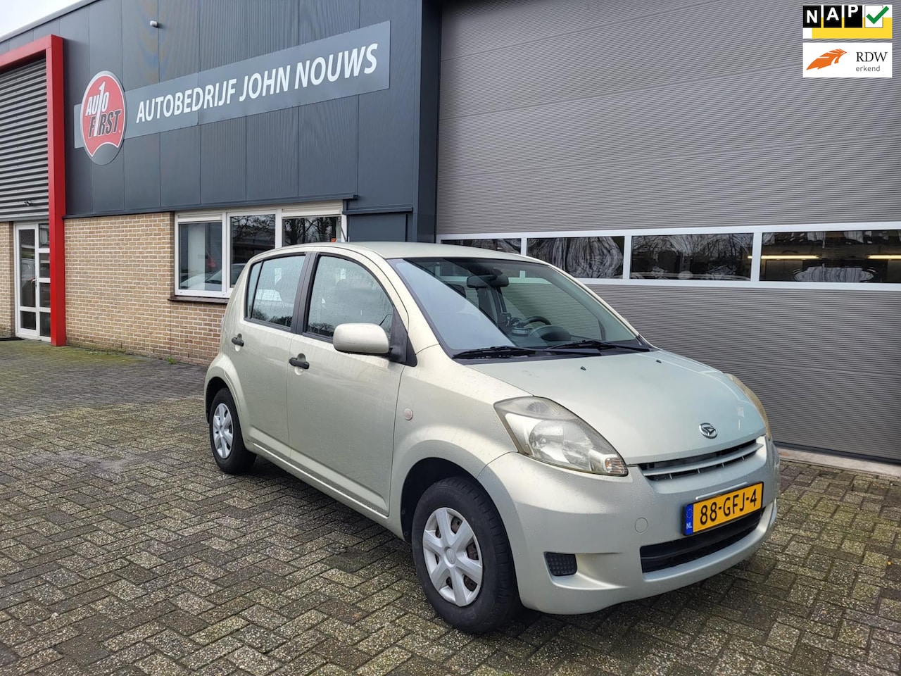 Daihatsu Sirion 2 - 1.0-12V Premium 1.0-12V Premium - AutoWereld.nl