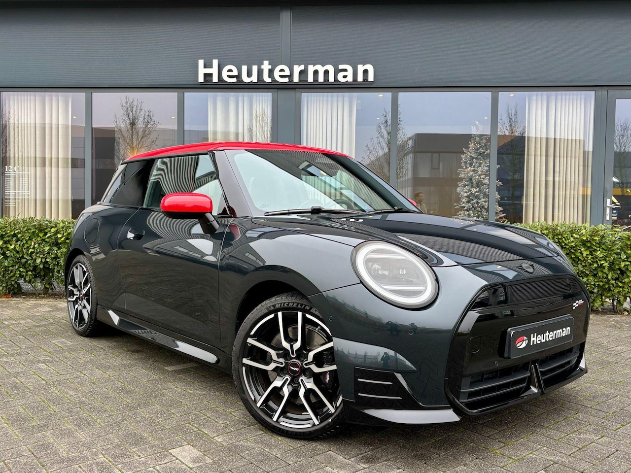 MINI Mini-Electric - Cooper SE JCW Pano /Sfeerverlichting /LED - AutoWereld.nl