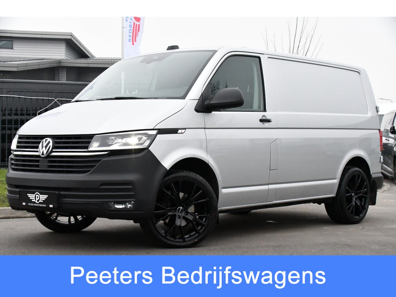 Volkswagen Transporter - 2.0 TDI L1H1 30 Bulli Edition Virtual, Adaptieve Cruise, Camera, 150PK, Automaat, NAVI, Ca - AutoWereld.nl