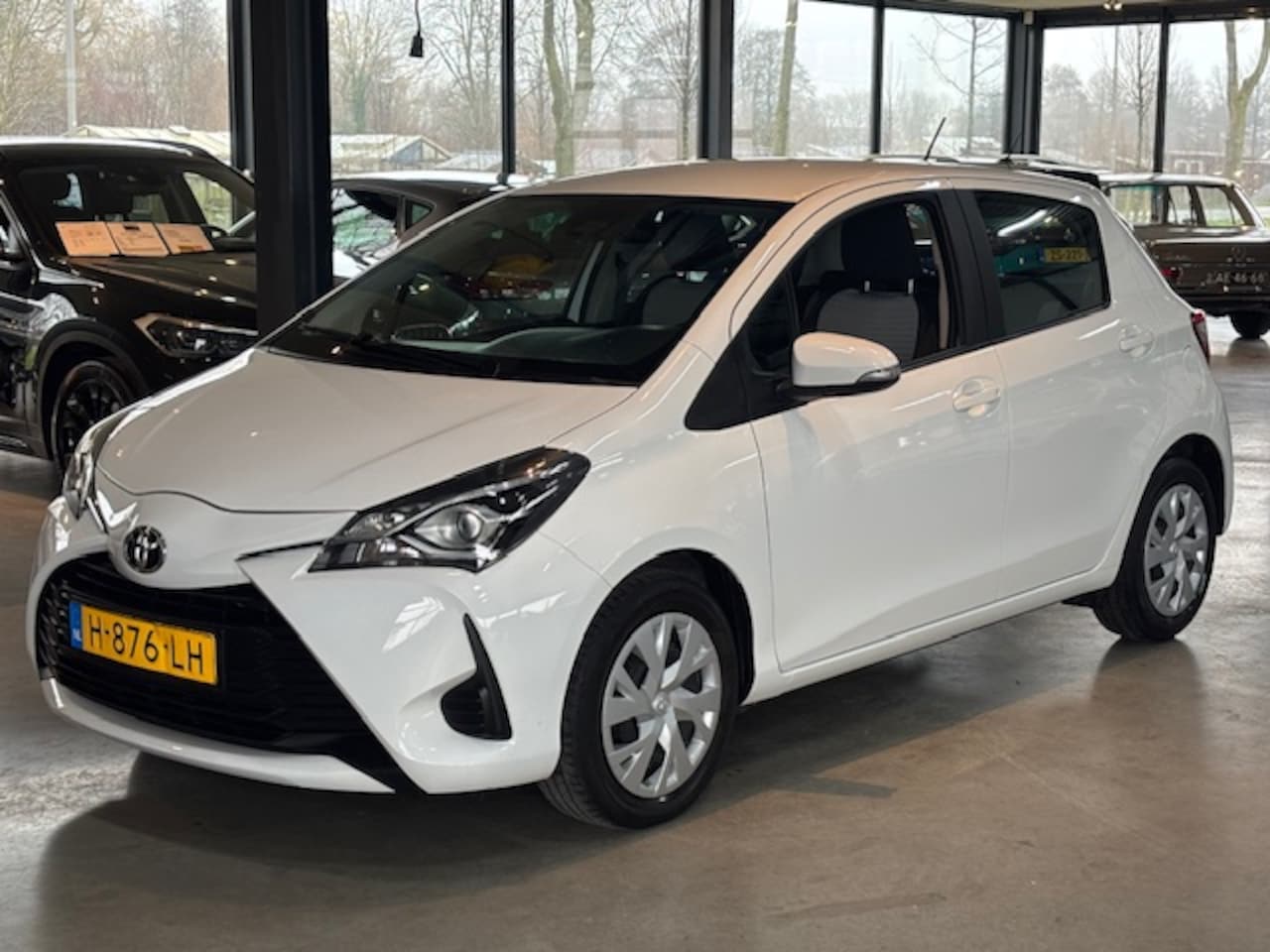 Toyota Yaris - 1.5 VVT-i 111pk Active Automaat - AutoWereld.nl