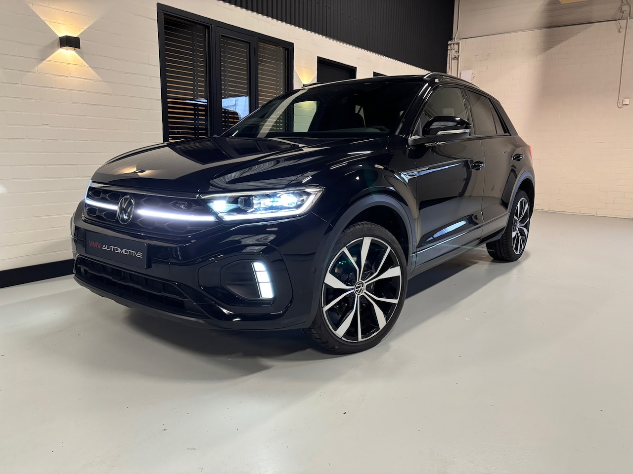 Volkswagen T-Roc - 1.5 TSI R-Line | Pano | IQ - Light | Ledbar Keyless | Nav | Cam | Travel Assist | - AutoWereld.nl