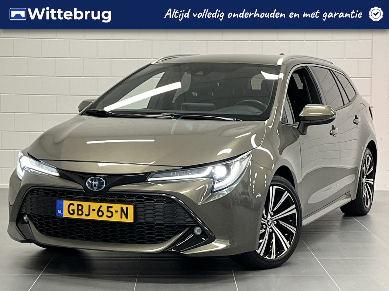 Toyota Corolla Touring Sports - 1.8 Hybrid Dynamic FULL LED | NAVIGATIE | KEYLESS | ELEKTRISCHE ACHTERKLEP | COMPLETE AUTO - AutoWereld.nl