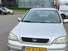 Opel Astra - 1.8-16V Club