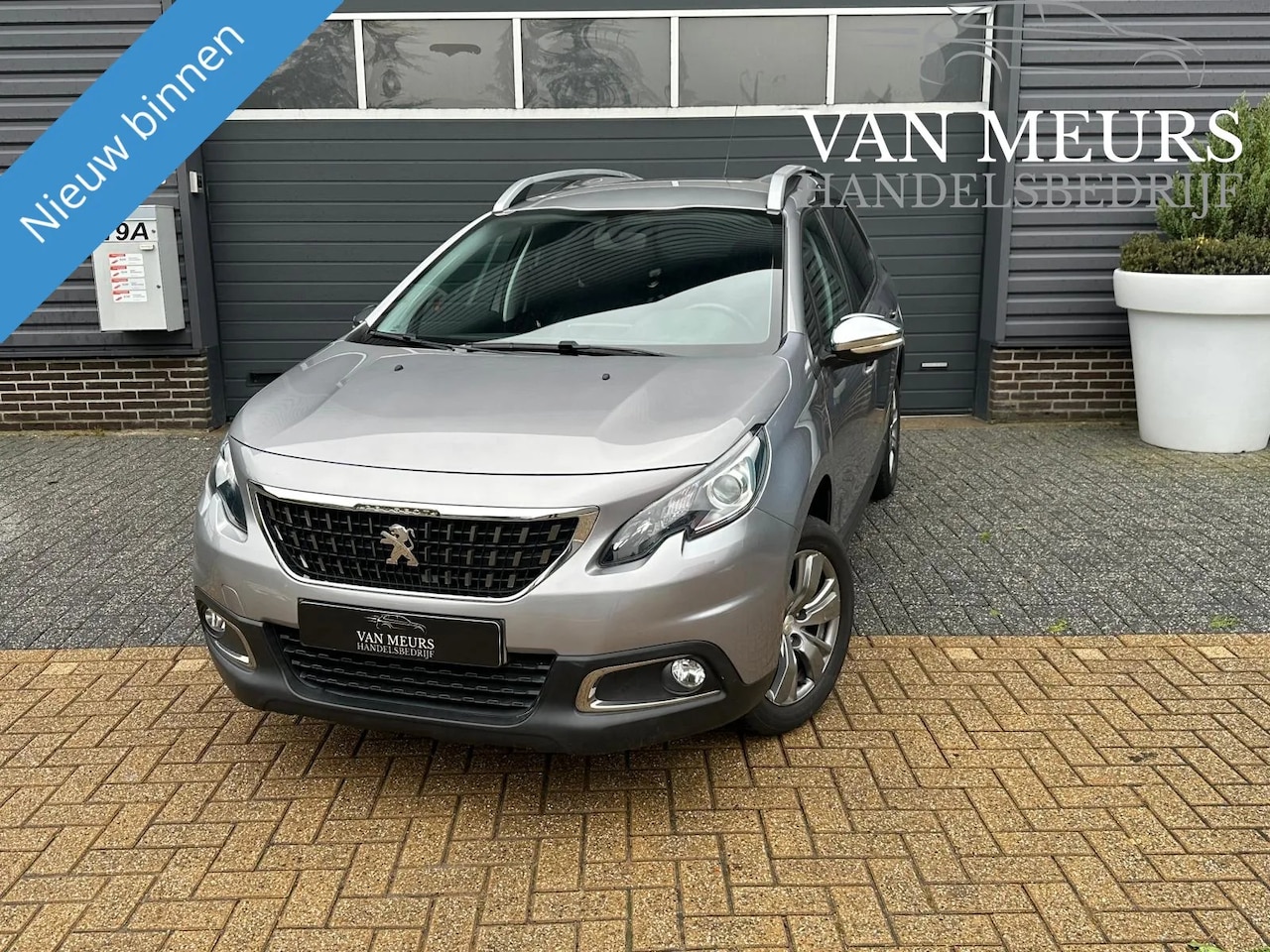 Peugeot 2008 - 1.2 PureTech Active 1.2 PureTech Active, navigatie, lm velgen, apk 02-2026 - AutoWereld.nl