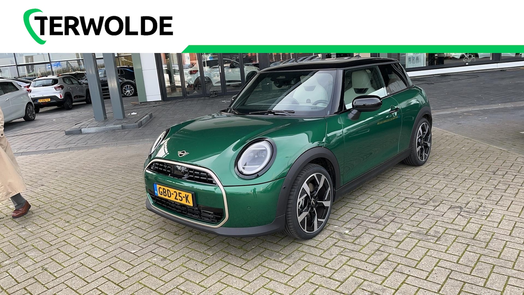 MINI Cooper - Mini 1.5 C Favoured S - AutoWereld.nl