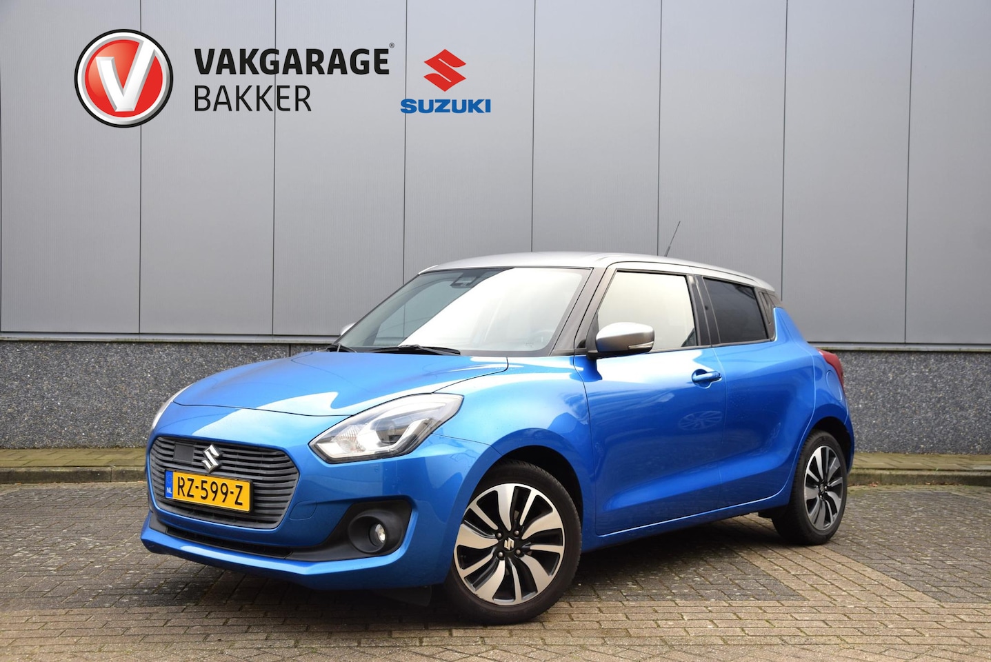 Suzuki Swift - 1.0 Stijl Smart Hybrid | Climate control | Cruise control | Lichtmetalen velgen | - AutoWereld.nl