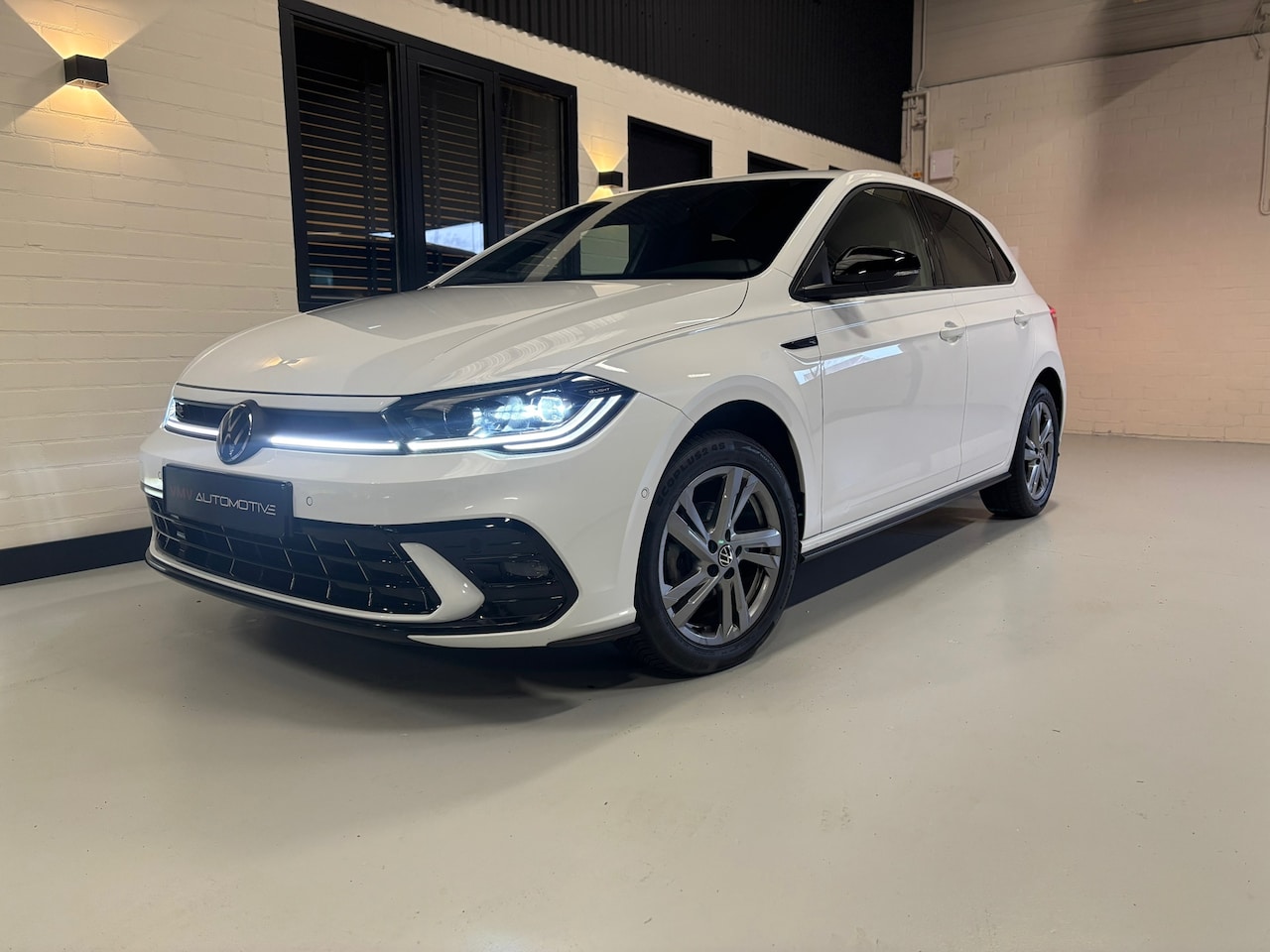 Volkswagen Polo - 1.0 TSI R-Line Business | IQ-light | Travel assist | Led bar| CarPlay | DaB | ACC | Lane a - AutoWereld.nl