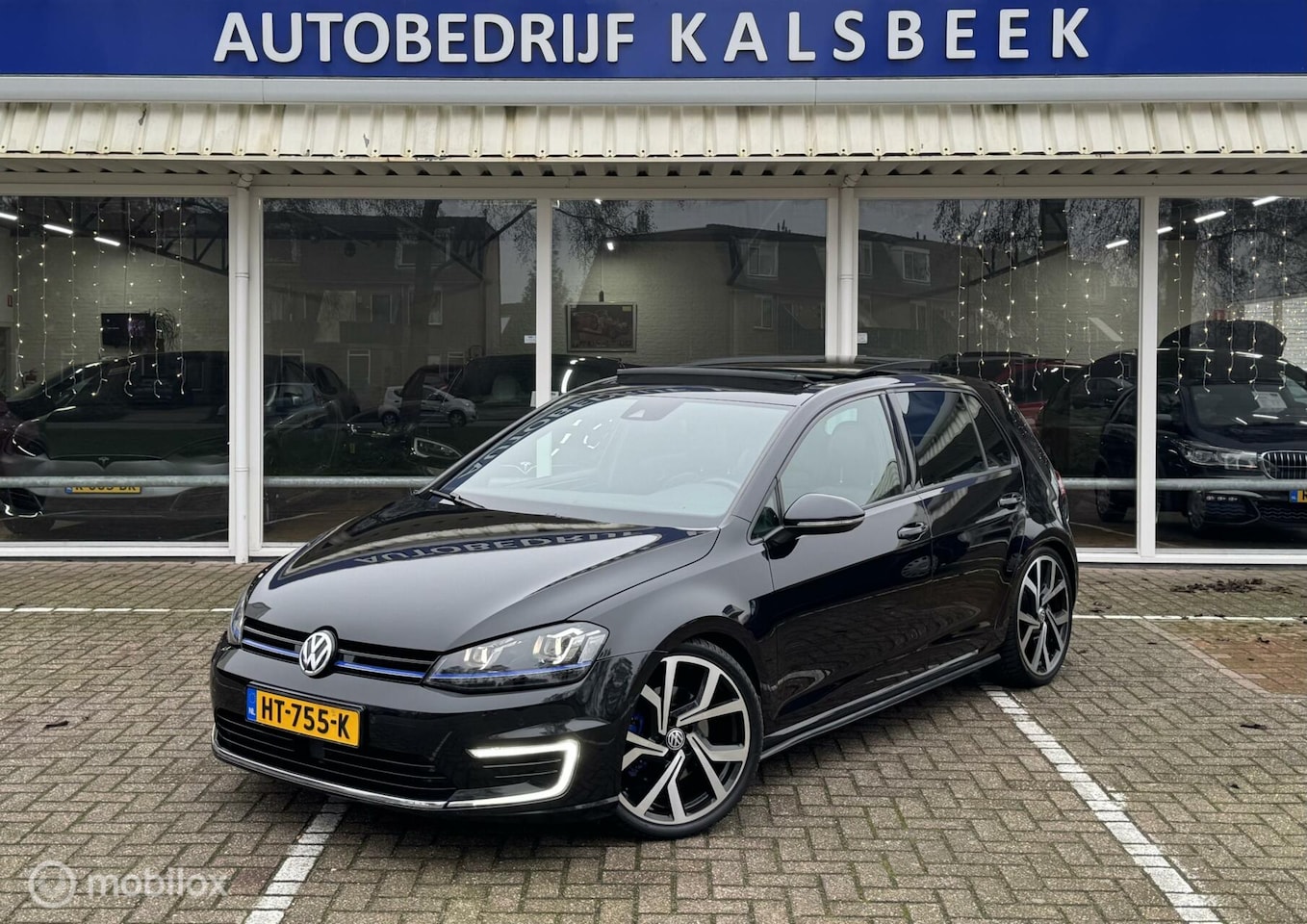 Volkswagen Golf - 1.4 TSI GTE |Pano|Leer|304PK|Lane assist|Camera| - AutoWereld.nl