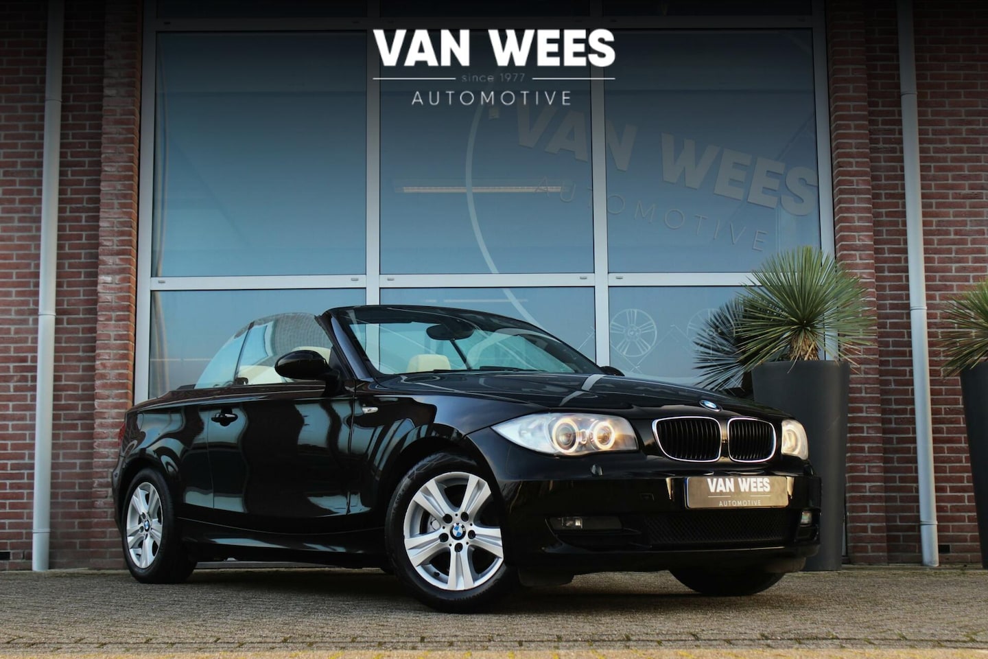 BMW 1-serie Cabrio - 118i E88 High Executive | Xenon | Leer | Navi | Cruise-control | Sportstoelen | ➡️ BMW 1-s - AutoWereld.nl