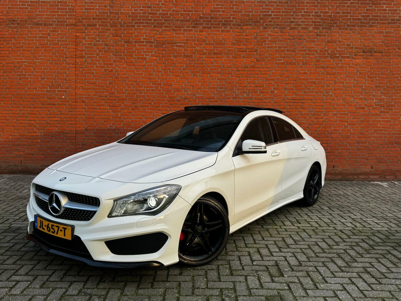 Mercedes-Benz CLA-Klasse - 200 Edition 1|AUTOMAAT|SCHUIFDAK|CAMERA - AutoWereld.nl