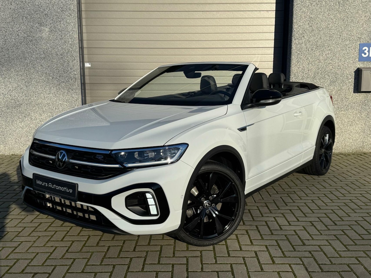 Volkswagen T-Roc Cabrio - 1.5 TSI R-line 19 inch LM velgen/Leder/Virtual/Blackpack/Compleet/Trekhaak - AutoWereld.nl