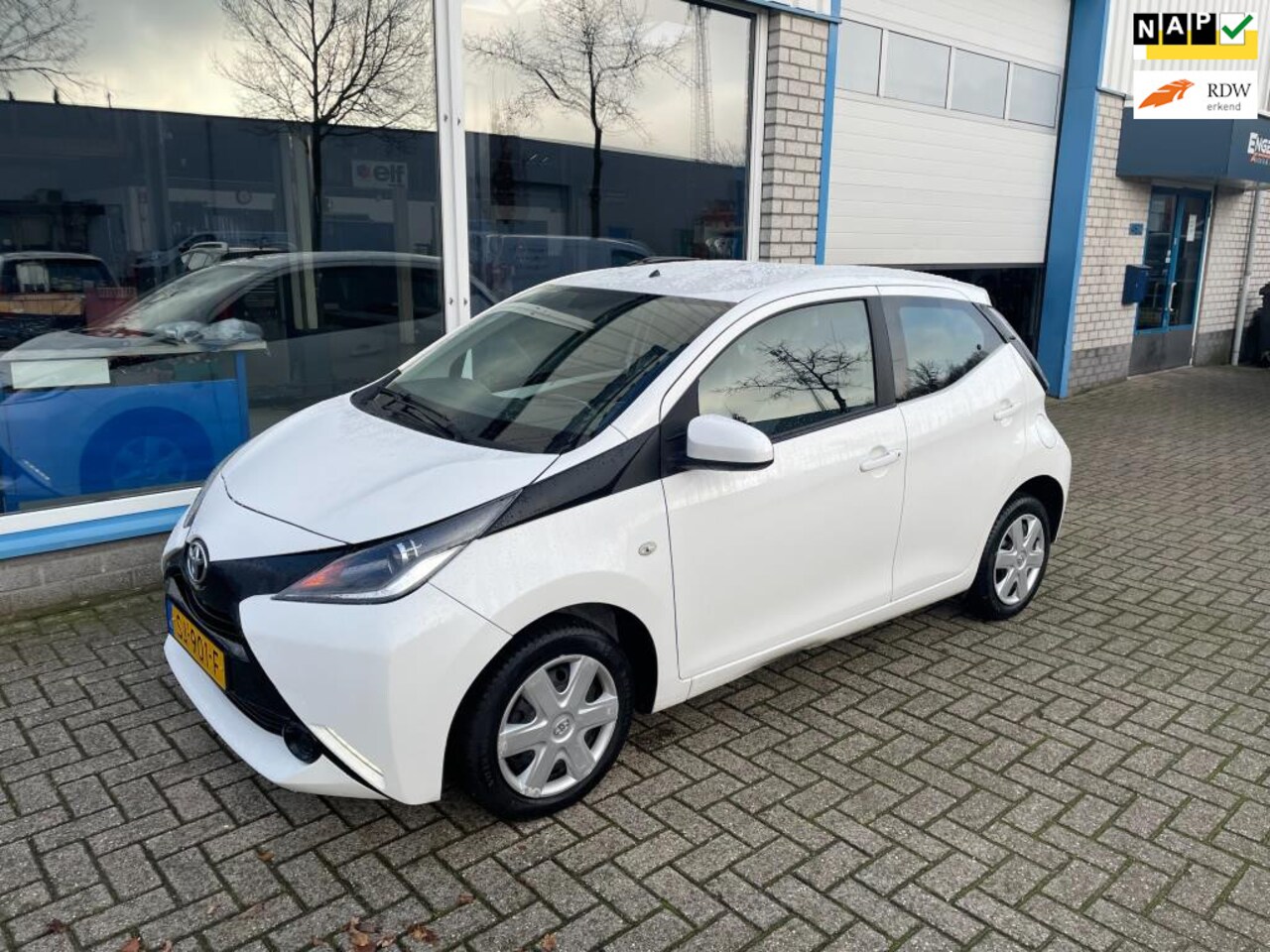 Toyota Aygo - 1.0 VVT-i x-now 1.0 VVT-i x-now - AutoWereld.nl