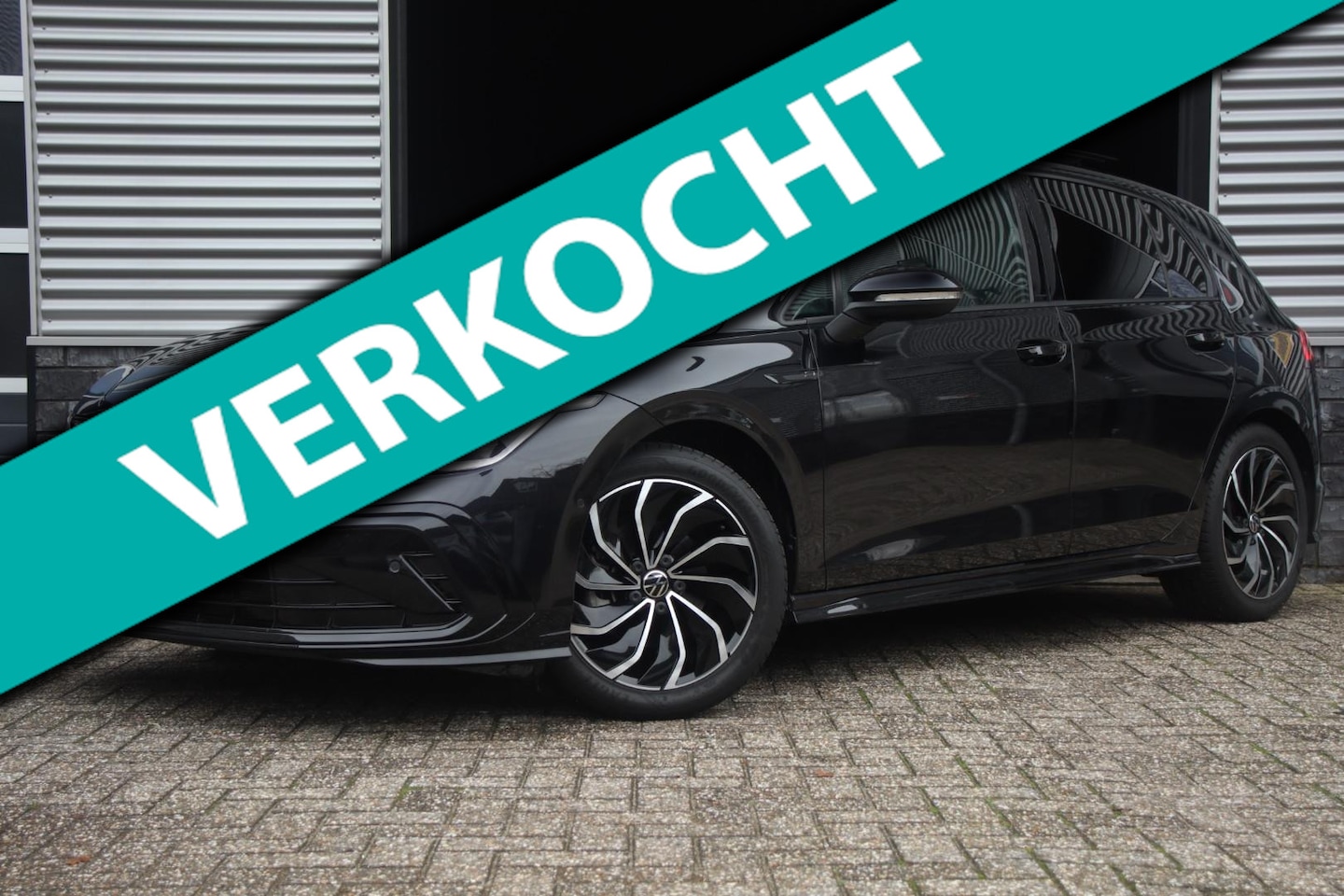 Volkswagen Golf - 1.5 eTSI R-Line| Pano| I.Q| Keyless | Garantie - AutoWereld.nl