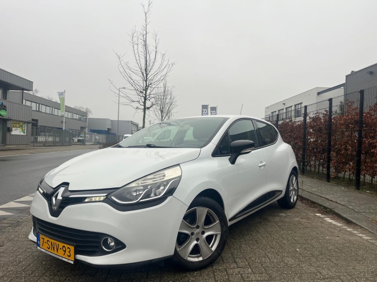 Renault Clio - 0.9 TCe Navigatie|Clima Luxe Expression model - AutoWereld.nl