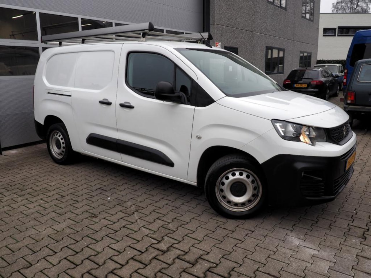 Peugeot Partner - 1.5 BlueHDI Premium Long LUXE! CLIMA CAMERA ETC. - AutoWereld.nl