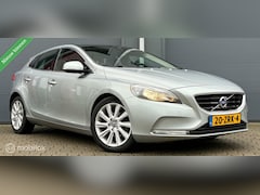 Volvo V40 - D2 Momentum Pano.dak/Clima/Cruise/PDC/Camera/LED