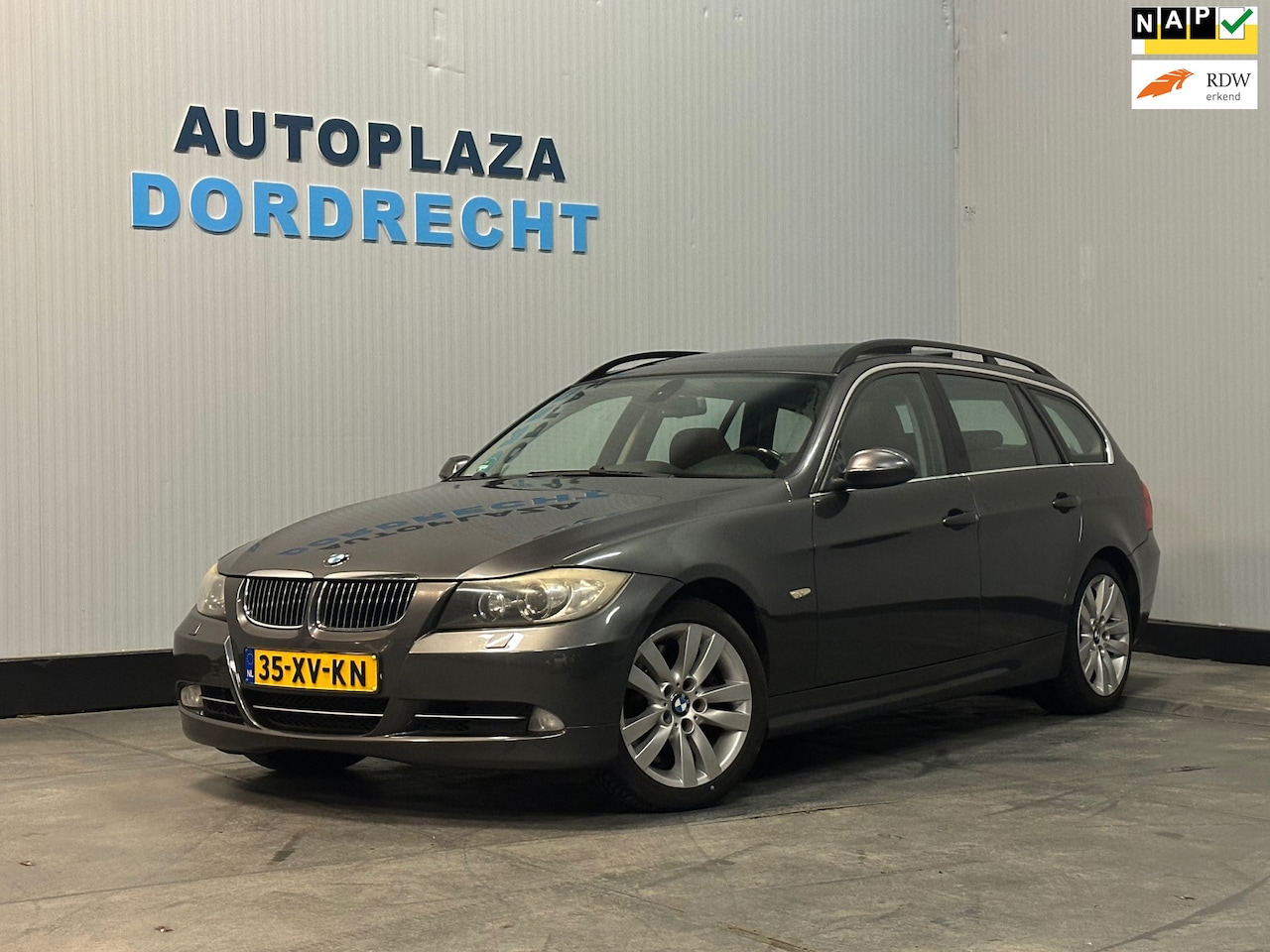 BMW 3-serie Touring - 335xi High Executive Pano / Trekhaak / NL Auto - AutoWereld.nl