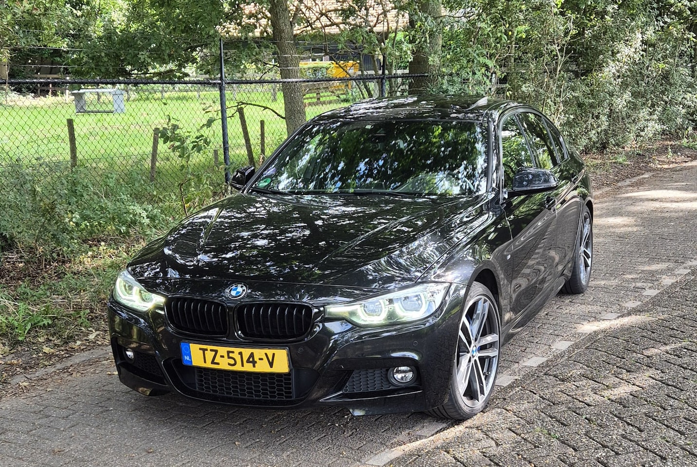 BMW 3-serie - 320i M Sport Edition Schuif/kanteldak nieuwe APK - AutoWereld.nl