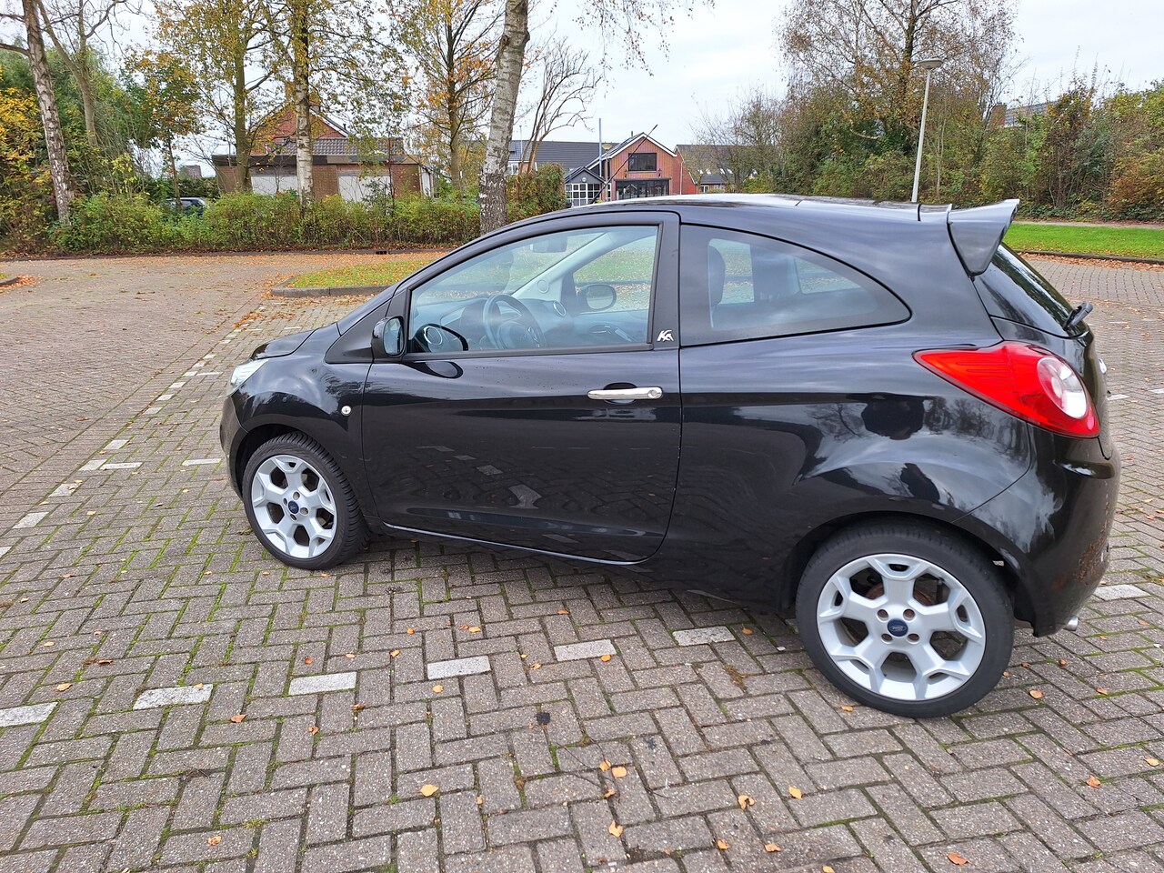 Ford Ka - 1.2 Limited start/stop Black metal uitvoering - AutoWereld.nl