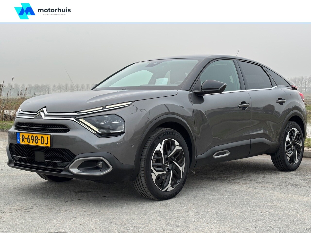 Citroën C4 - | SHINE | 130 PK | NAVIGATIE | HEADUP DISPLAY | CAMERA | KEYLESS | - AutoWereld.nl