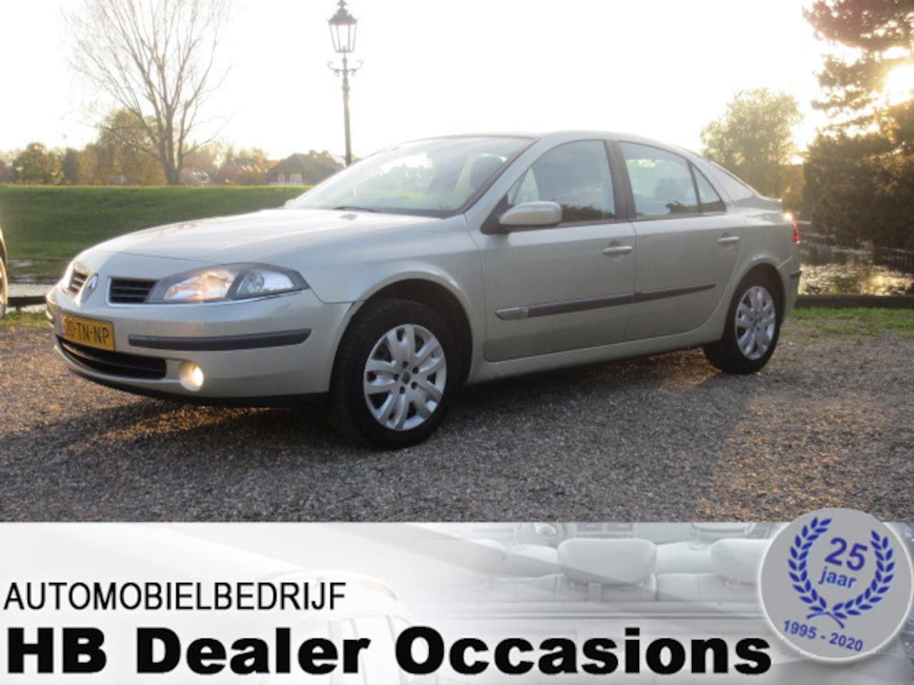 Renault Laguna - 2.0-16V Business - Airco - Navigatie - AutoWereld.nl