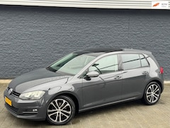 Volkswagen Golf - 2.0 TDI DSG Highline PANO/NETTE STAAT