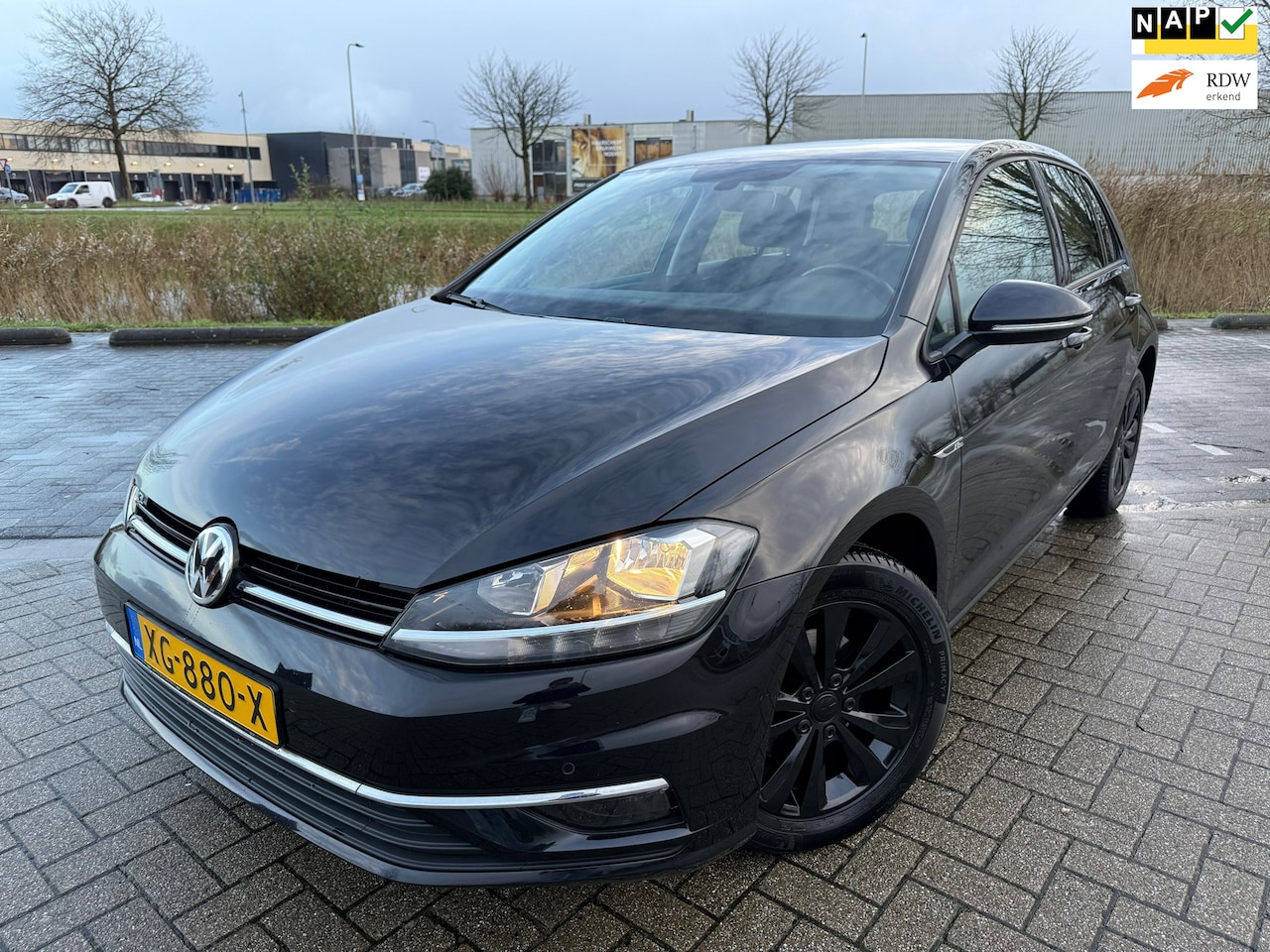 Volkswagen Golf - 1.0 TSI Business R-Line*116 PK*NAVI*CRUISE*CarPlay*AIRCO*APK*NAP*PARK SENSOREN*2 EIGNAAR - AutoWereld.nl