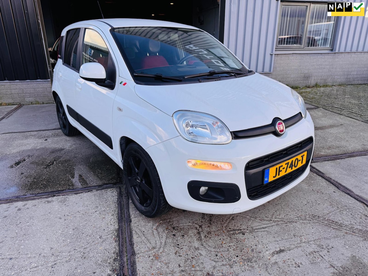 Fiat Panda - 1.2 Lounge CARPLAY/CAMERA - AutoWereld.nl