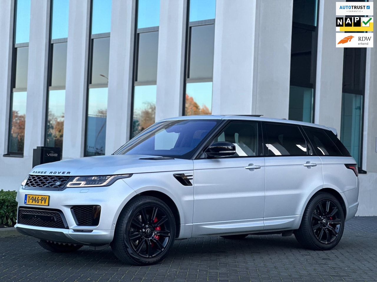 Land Rover Range Rover Sport - 2.0 P400e HSE Dynamic 2.0 P400e HSE Dynamic, SVO Premium pallette mat silver, pano,luchtv,memory,21", leder - AutoWereld.nl