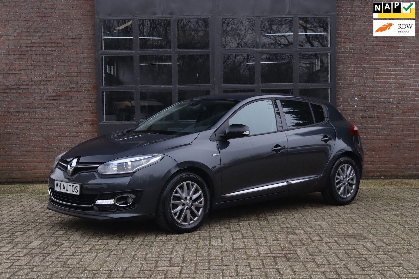 Renault Mégane - 1.2 TCe Bose Clima-Navi-PDC-Camera-APK 5-2025 - AutoWereld.nl