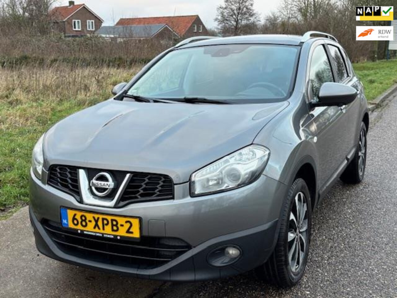 Nissan Qashqai - 1.6 Tech View ECC Audio/CD Navigatie Electric pakket LMV 18" PDC Cruisecontrol Panoramadak - AutoWereld.nl