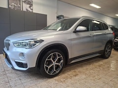 BMW X1 - XDrive20i Centennial High Executive Trekhaak / Navigatie / Parkeer Sensoren / Stoelverwarm