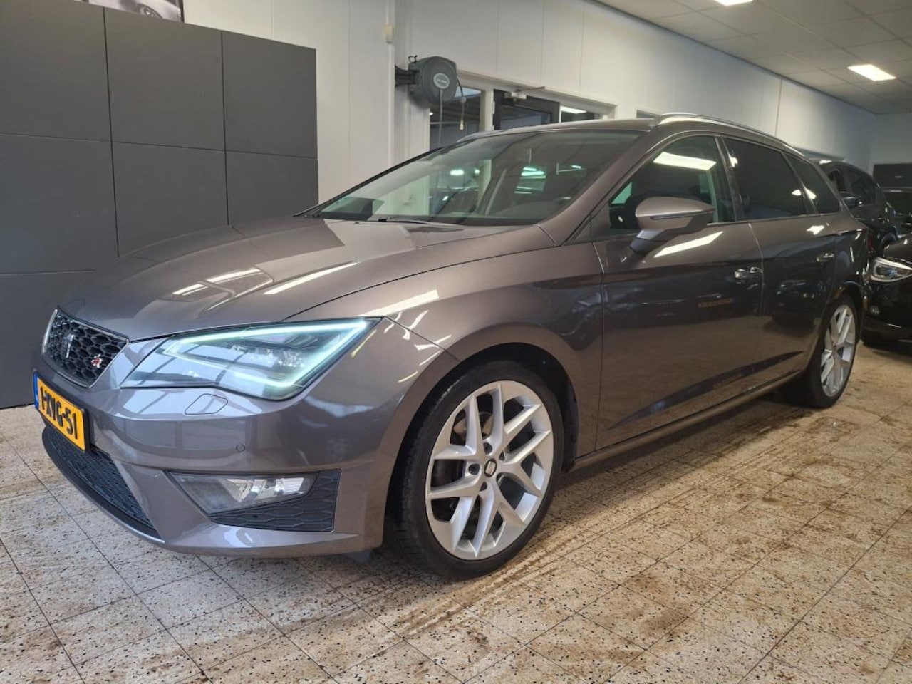 Seat Leon ST - 1.4 TSI ACT FR Dynamic DSG Navigatie / Led Verlichting / Leder / Cruise Controle / Stoelve - AutoWereld.nl