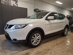 Nissan Qashqai - 1.2 Acenta 116PK Navigatie / Achteruitrijcamera / Bluetooth / Parkeer Sensoren