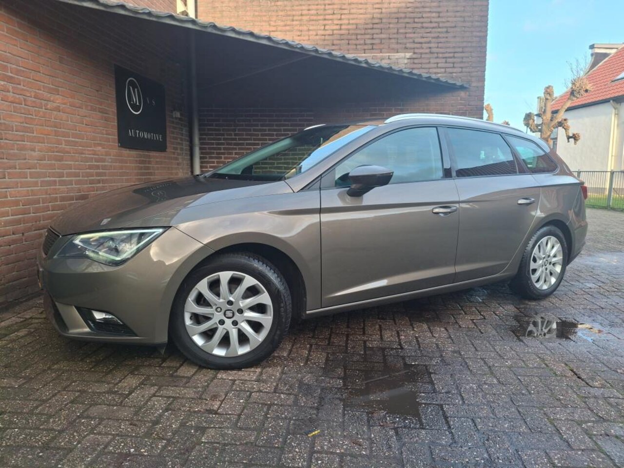 Seat Leon ST - 1.0 EcoTSI Style Connect 116PK Navigatie / Led Verlichting / Carplay / Achteruitrijcamera - AutoWereld.nl