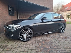 BMW 1-serie - 118i M Sport Edition 136PK Navigatie / Apple Carplay / Lederen Bekleding / Cruise Controle