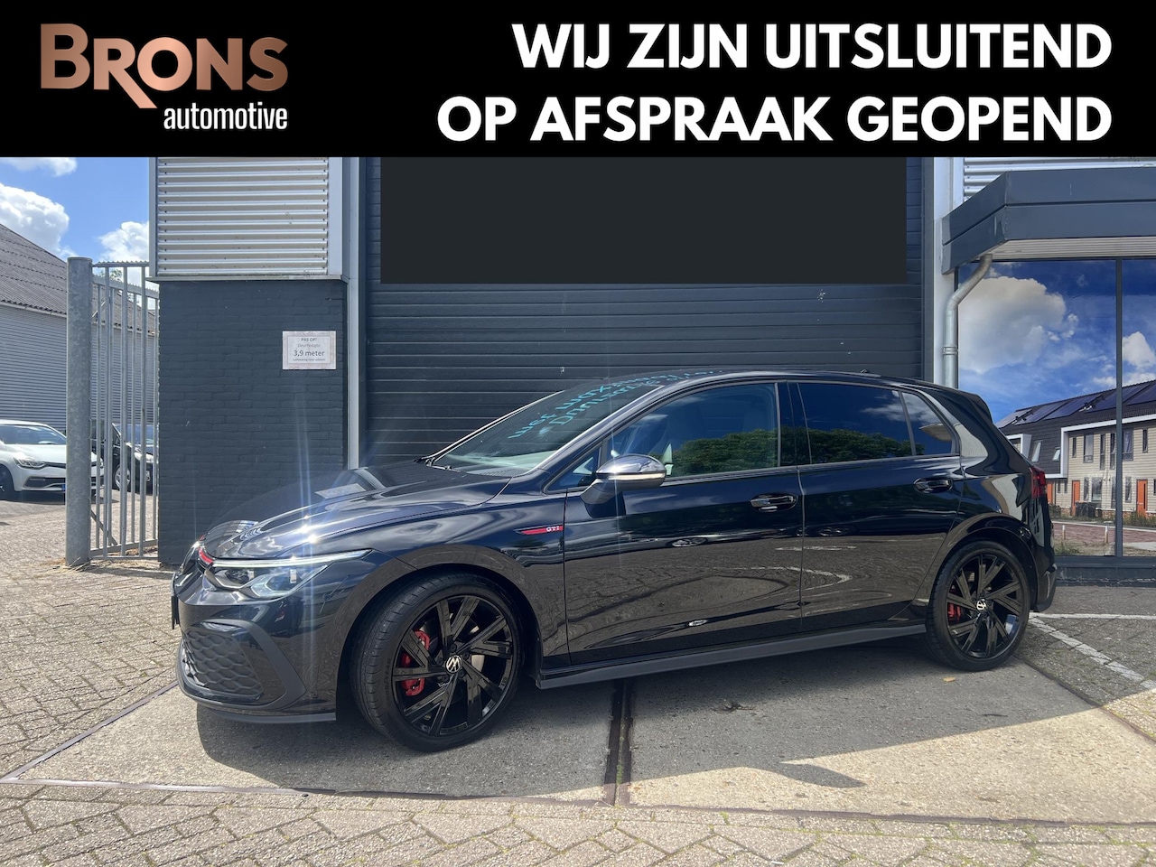 Volkswagen Golf - 2.0 TSI GTI 245PK l Stoel verwarming l Navigatie - AutoWereld.nl