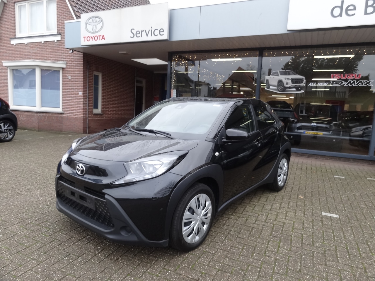 Toyota Aygo X - 1.0 VVT-i Automaat play Apple Carplay Android Auto / parkeercamera / 10 jaar garantie / au - AutoWereld.nl