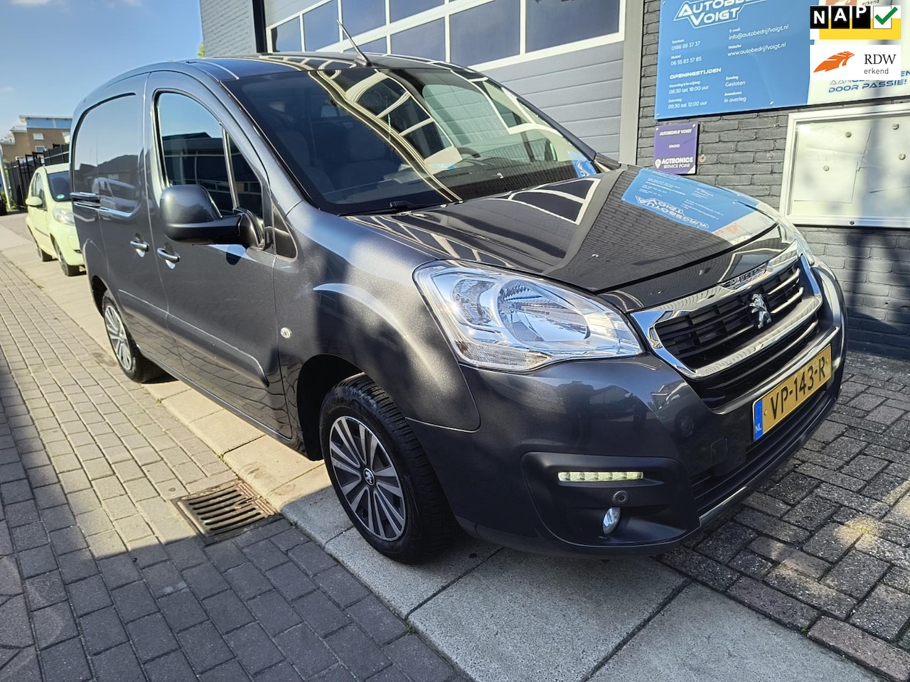 Peugeot Partner - 120 1.6 BlueHDi 100 L1 Première S&S Navi, Beurt, PDC voor en achter - AutoWereld.nl