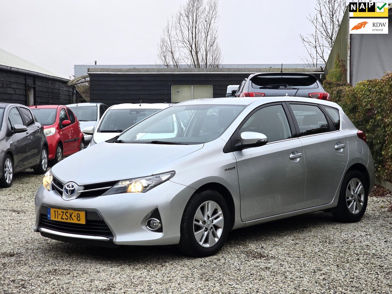 Toyota Auris - 1.8 Hybrid Aspiration Nieuw Model Navigatie - AutoWereld.nl