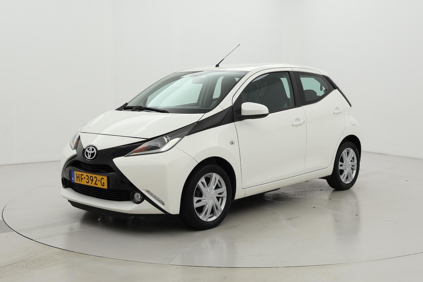 Toyota Aygo - 1.0 VVT-i x-cite 1.0 VVT-i x-cite - AutoWereld.nl