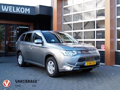 Mitsubishi Outlander - 2.0 PHEV Business Edition | Camera | Trekhaak | Cruise Control | Navi |