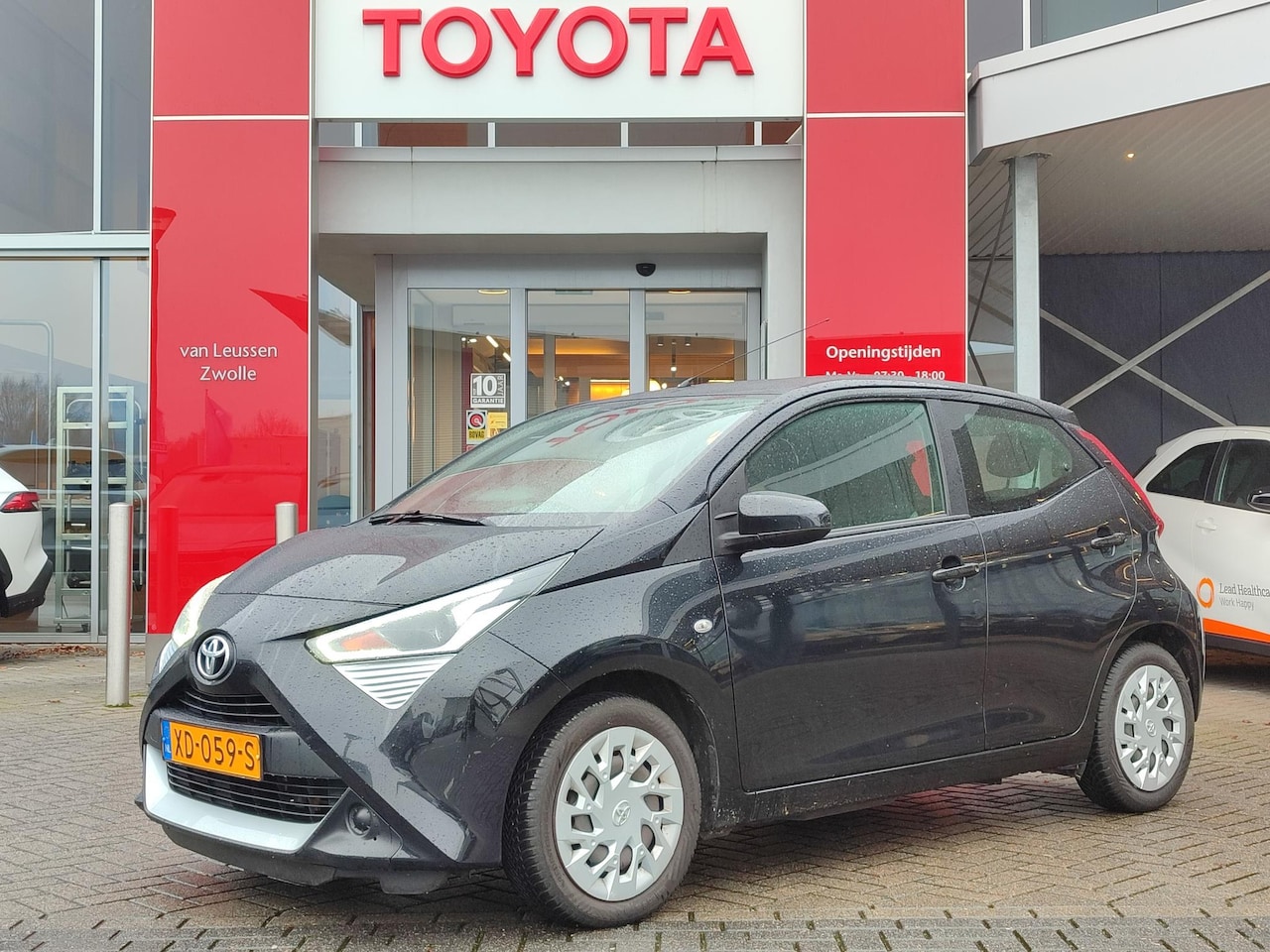 Toyota Aygo - 1.0 VVT-i x-play 4S-BANDEN CAMERA BLUETOOTH AIRCO EL-RAMEN/SPIEGELS NL-AUTO - AutoWereld.nl