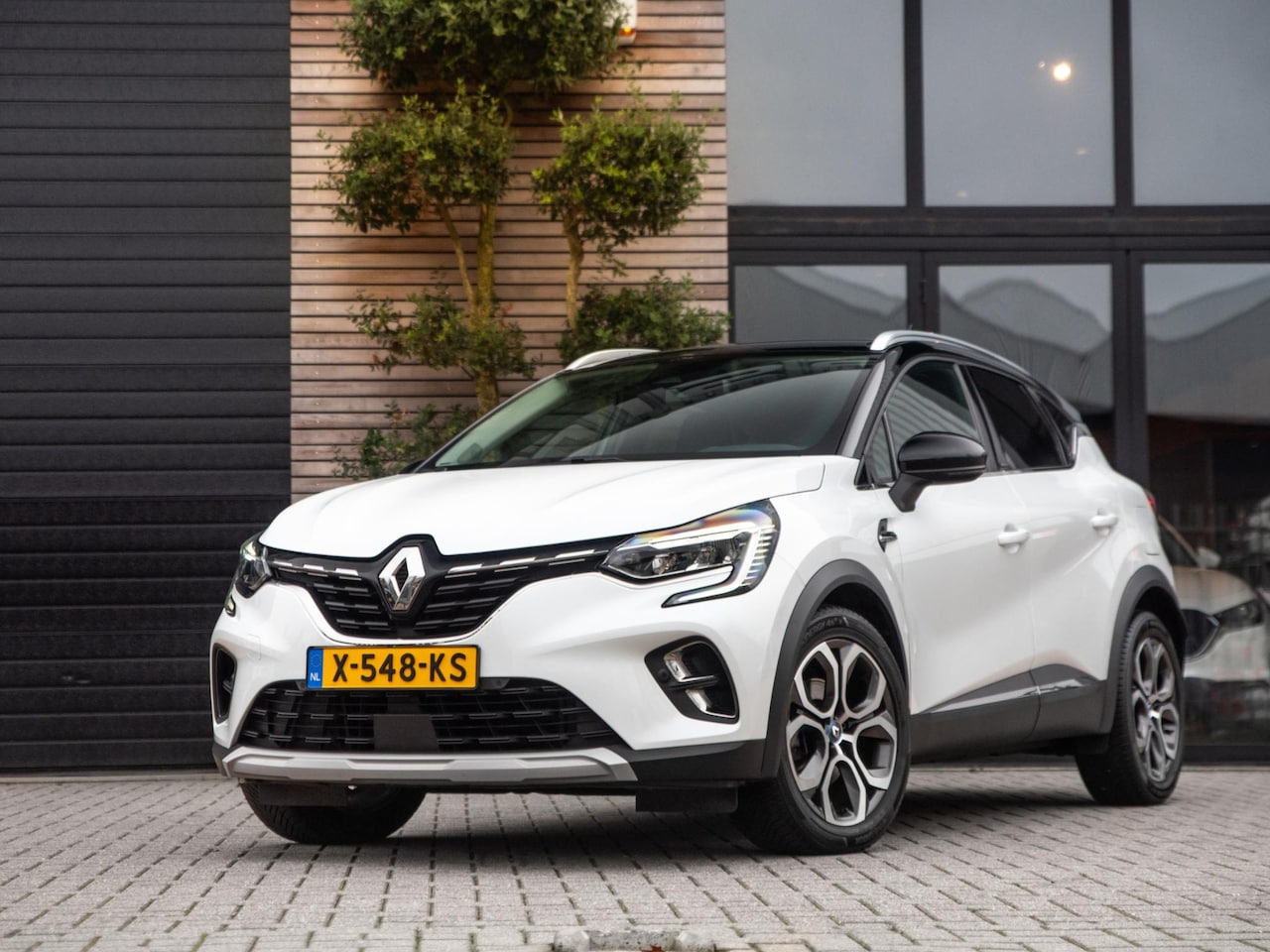 Renault Captur - 1.6 E-Tech Plug-in Hybrid 160 Intens ACC Keyless Stoelv - AutoWereld.nl