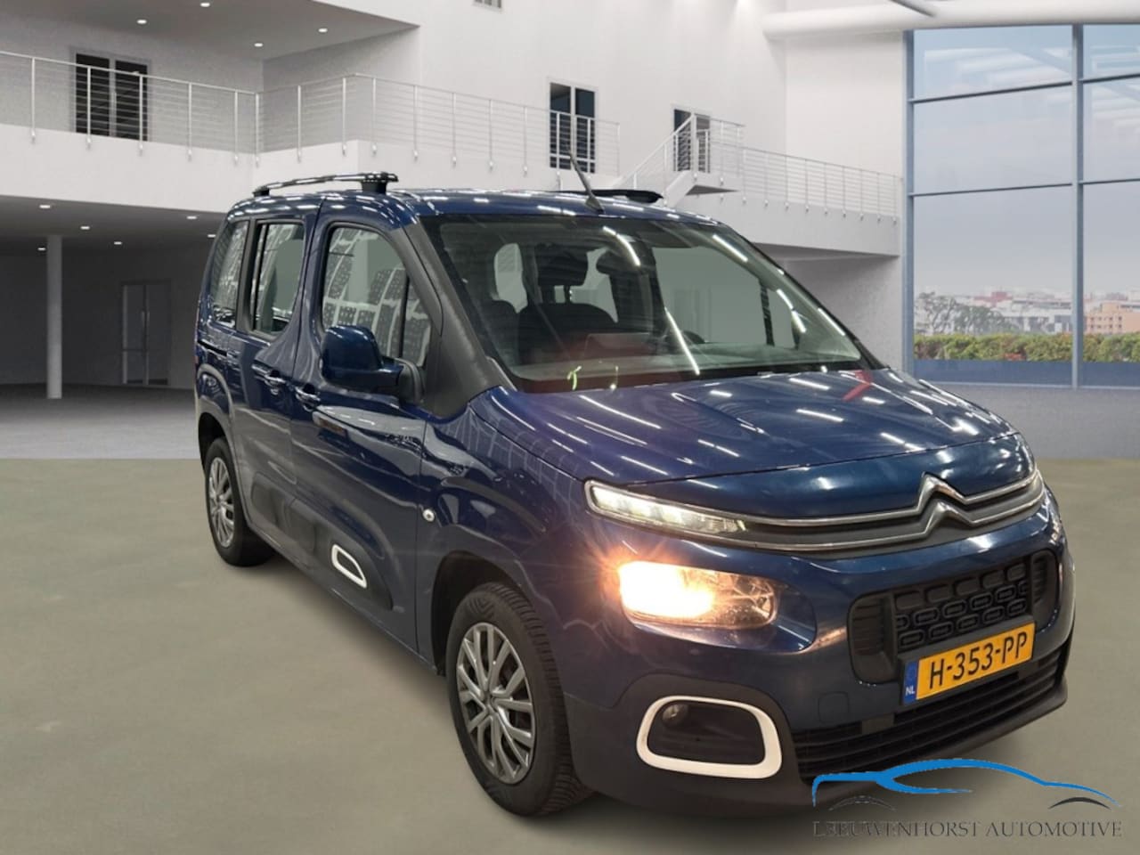 Citroën Berlingo - 1.2 PureTech Feel 1.2 PureTech Feel, AUTOMAAT, Apple Carplay, clima, cruise, PDC, trekhaak, NL-dealerauto - AutoWereld.nl