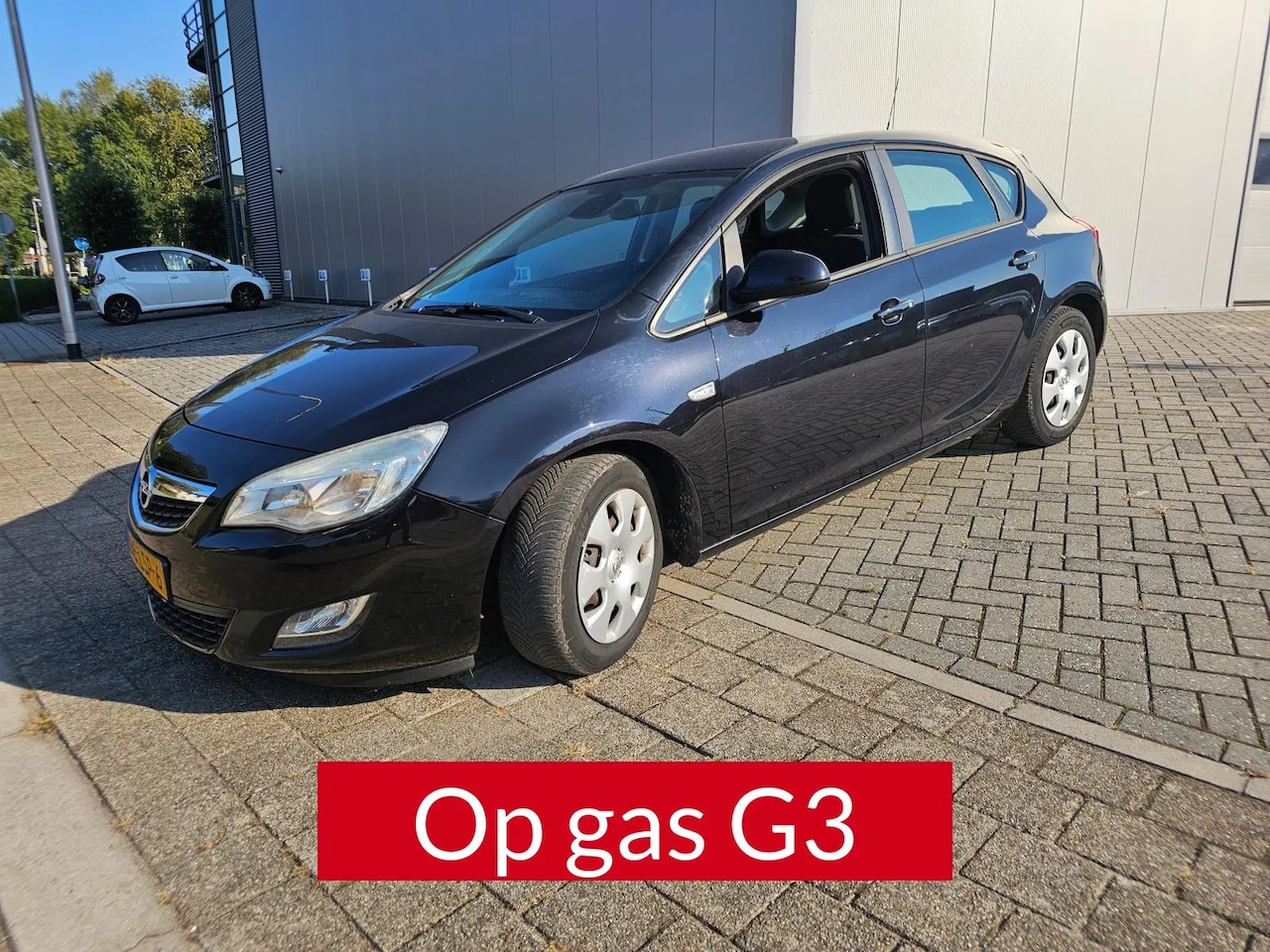 Opel Astra - 1.6 Edition met nap - AutoWereld.nl