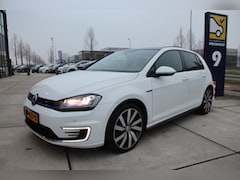 Volkswagen Golf - 1.4 TSI GTE Pano, keyless, Spiegelpakket, Camera, NL auto Nieuwjaar actie