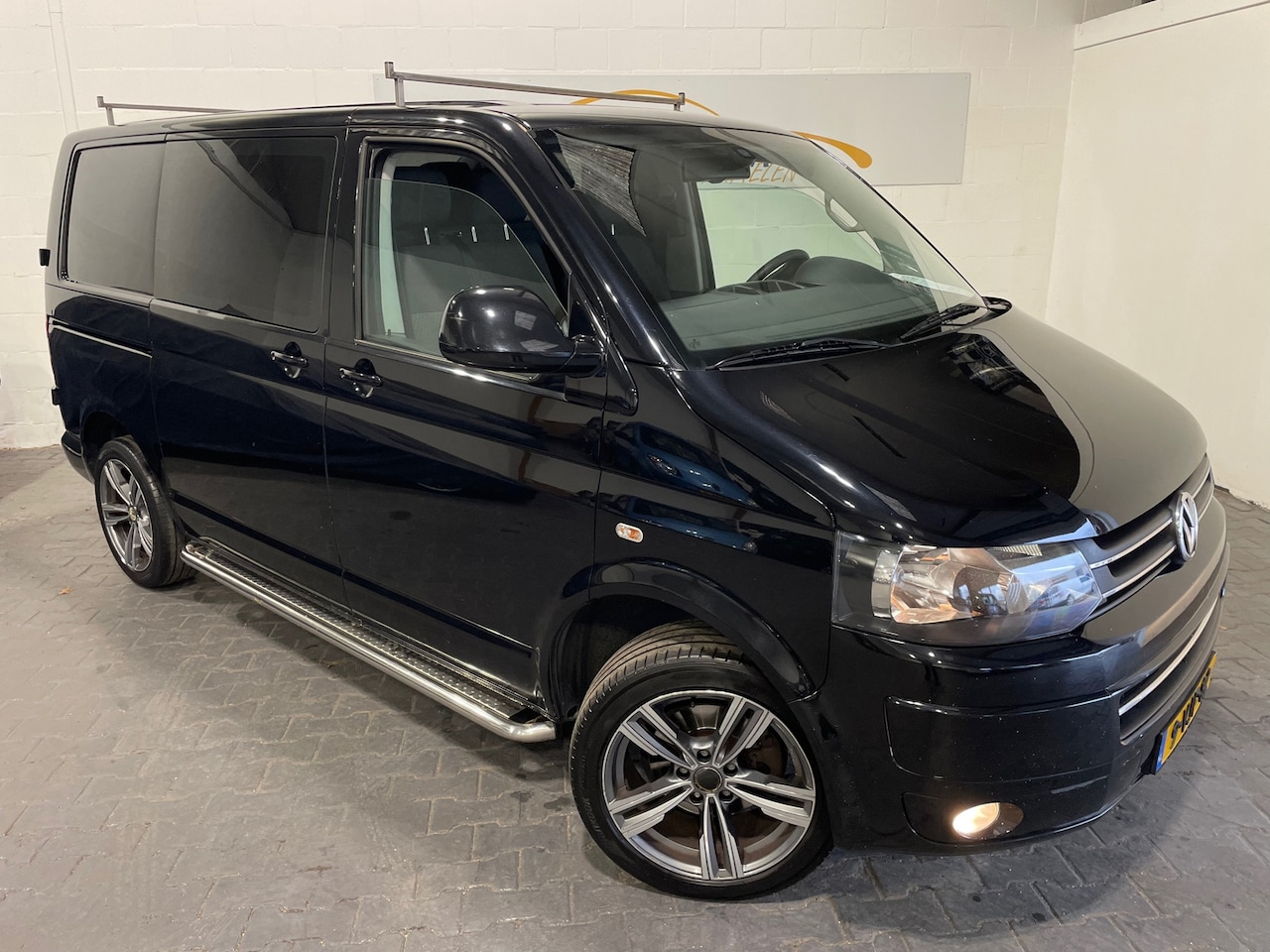 Volkswagen Transporter - 2.0 TDI GP L1H1 Zwart *Airco*Marge* - AutoWereld.nl