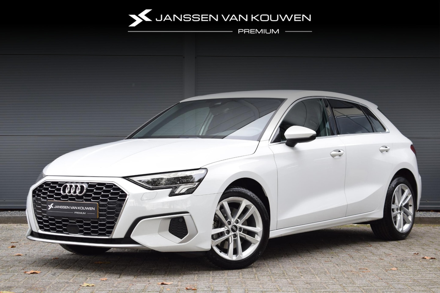 Audi A3 Sportback - 30 TFSI Attitude / Draadloze lader / LED / Virtual Cockpit - AutoWereld.nl