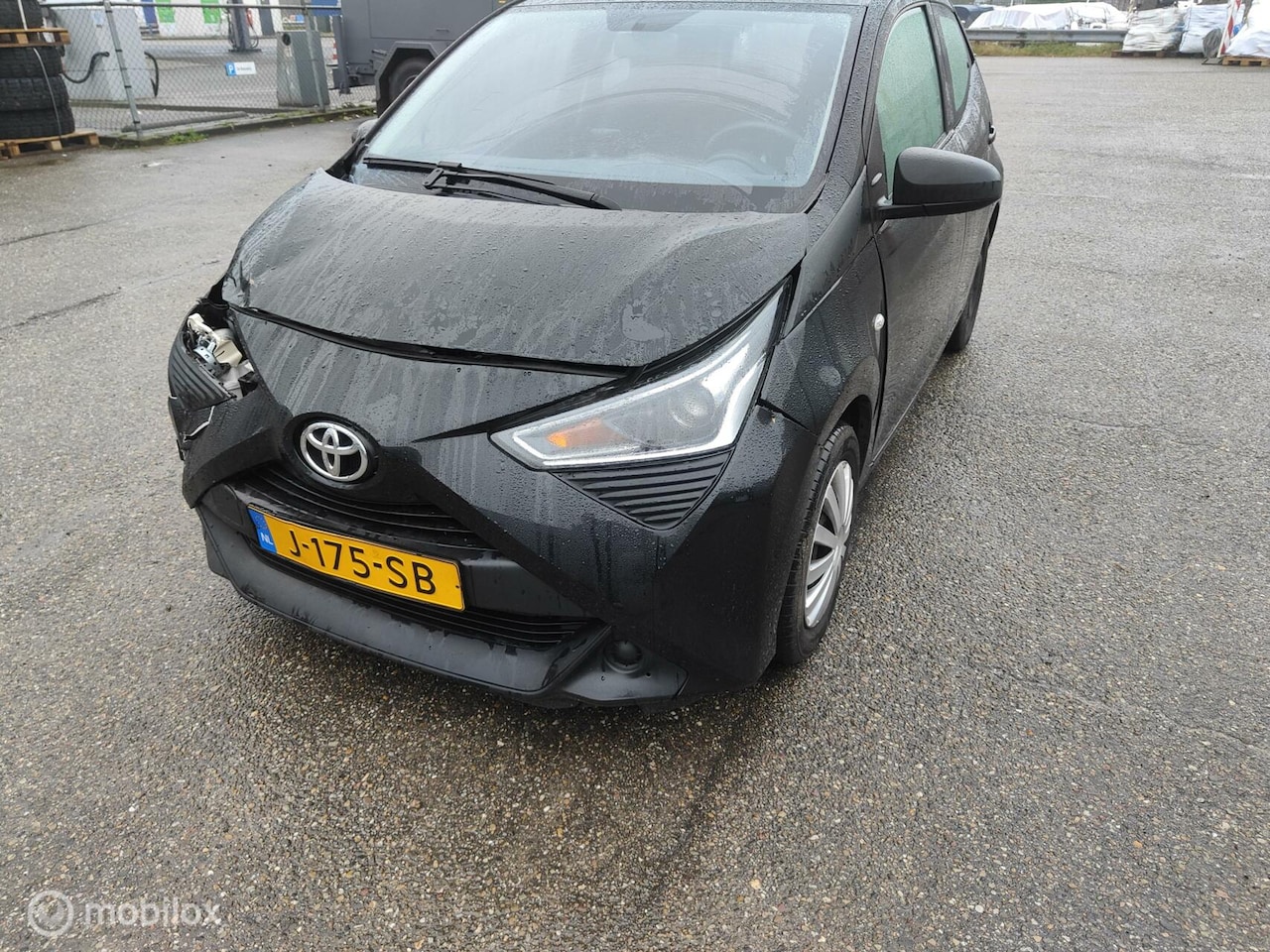 Toyota Aygo - 1.0 VVT-i x-fun 1.0 VVT-i x-fun - AutoWereld.nl